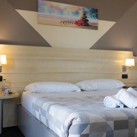 Hotel Giallo Noceto Ngoại thất bức ảnh
