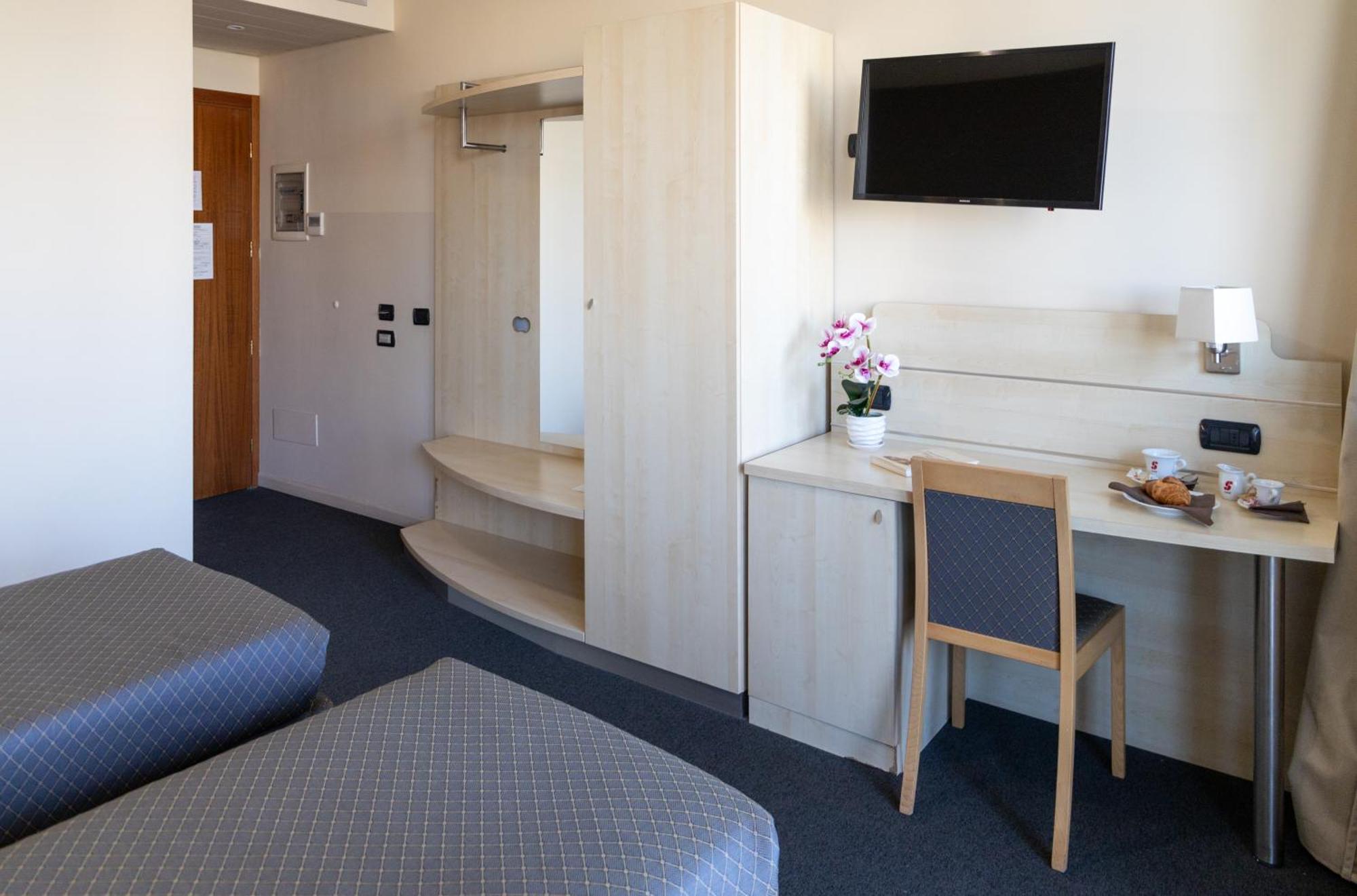 Hotel Giallo Noceto Ngoại thất bức ảnh