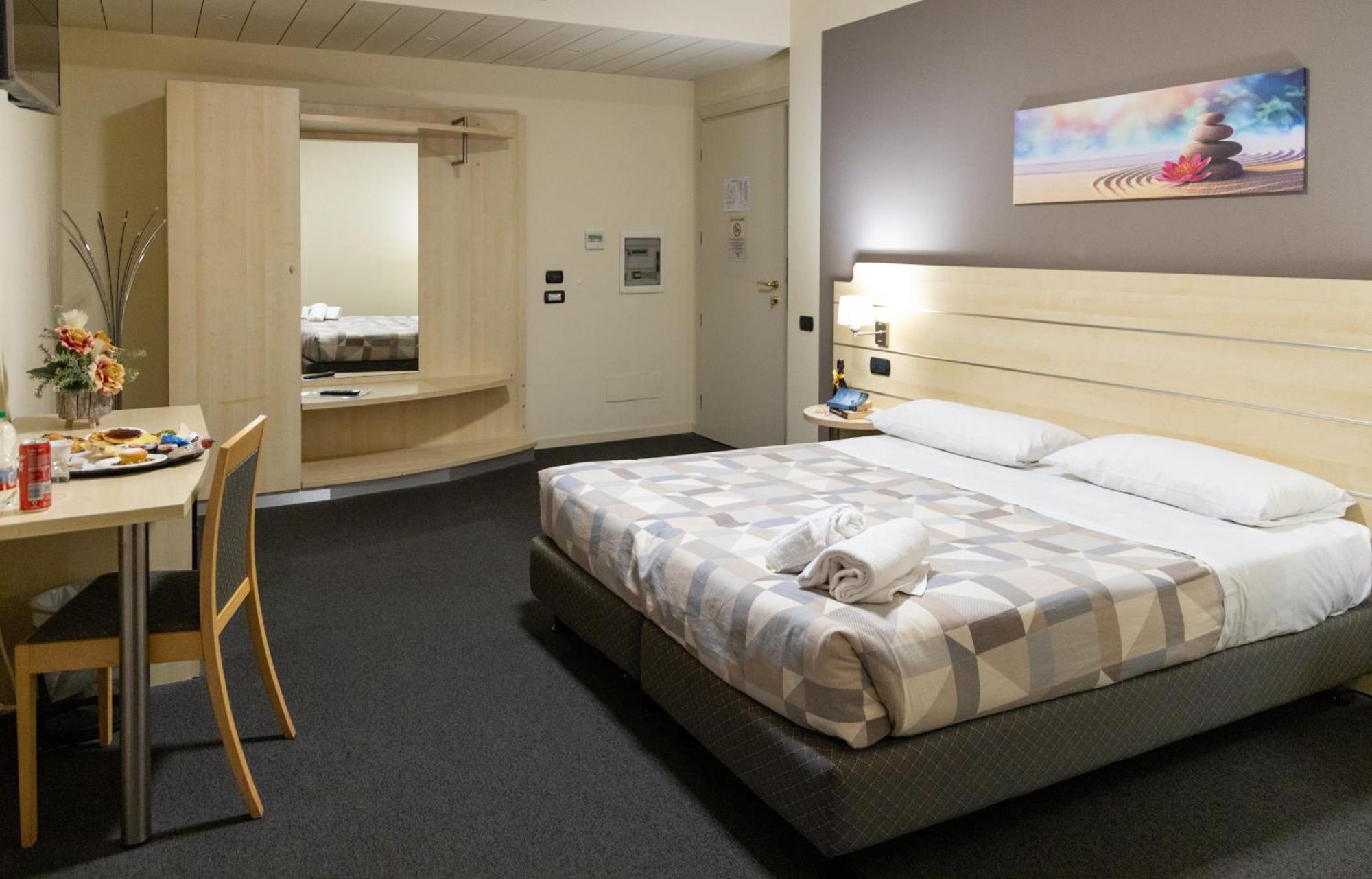 Hotel Giallo Noceto Ngoại thất bức ảnh