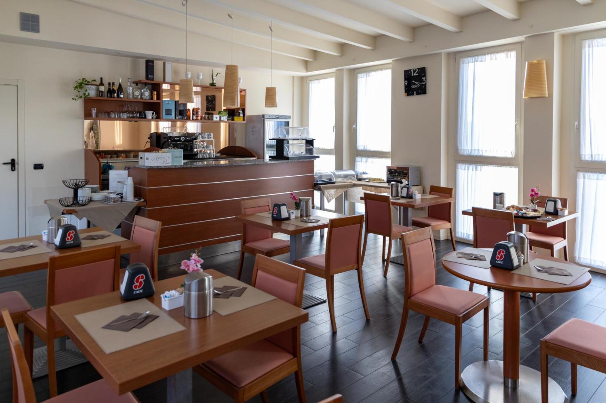 Hotel Giallo Noceto Ngoại thất bức ảnh